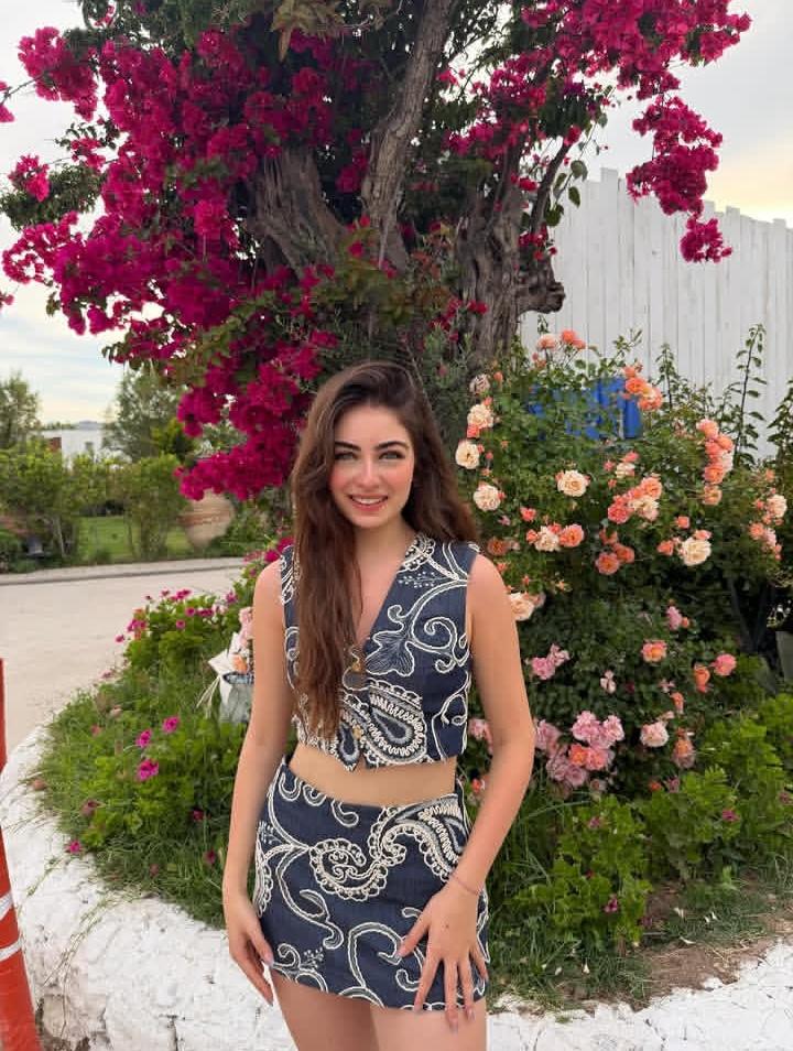 lleyaic's tweet photo. فديييتت الازرقاني💙✨️
#leyakırşan 
@kirsanleya https://t.co/wKFCVksdnD