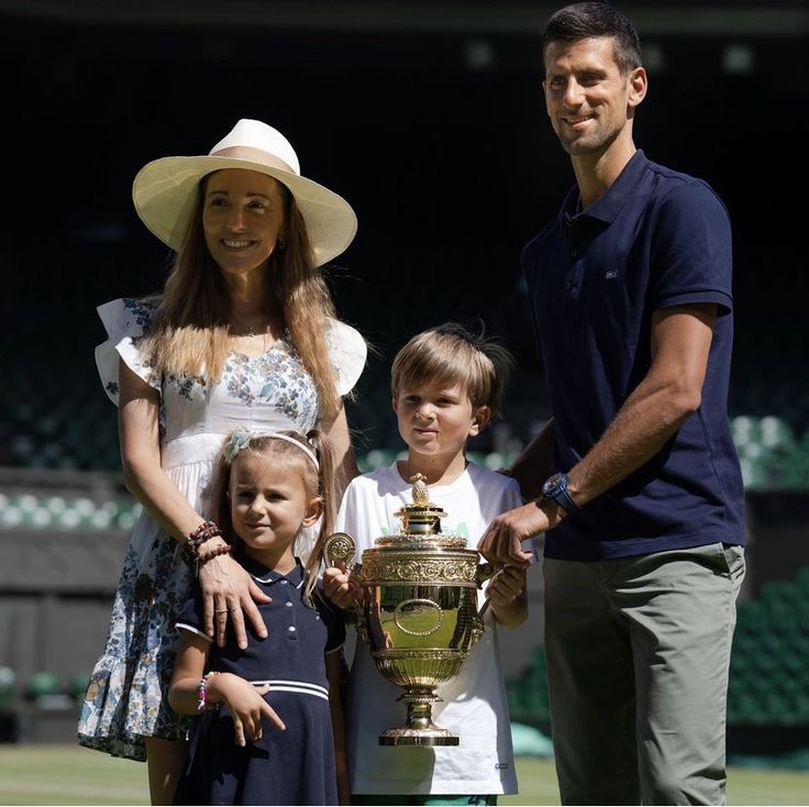 DjokovicFan_'s tweet photo. Longest match winning streak on Wimbledon Centre Court history:

1. 🇷🇸Djokovic - 45 matches
2. 🇨🇭Federer - 32 matches

Novak Djokovic went unbeaten on Centre Court for a record 10 years. https://t.co/wwGMein9CP