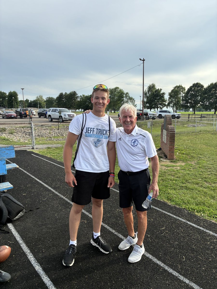 CalebJochums12's tweet photo. Had a great time competing and learning at the Jeff Trickey quarterback camp in Petersburg, Illinois this weekend. Thanks to Coach Trickey and his staff for putting on a great event. Looking forward to build on what I learned and continuing to improve my skills. @jefftrickeyqb https://t.co/IpSztzQJSx