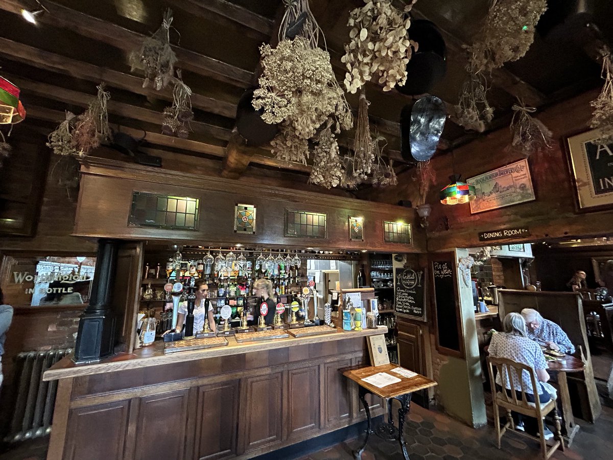 WV14Wolves's tweet photo. Had Sunday dinner at the @TheHundredHouse  . First time visit and we were blown away by how quaint and beautiful it is and how delicious the food was. Beer and service also exceptional. We will definitely be going back https://t.co/GxRp1fY8WZ