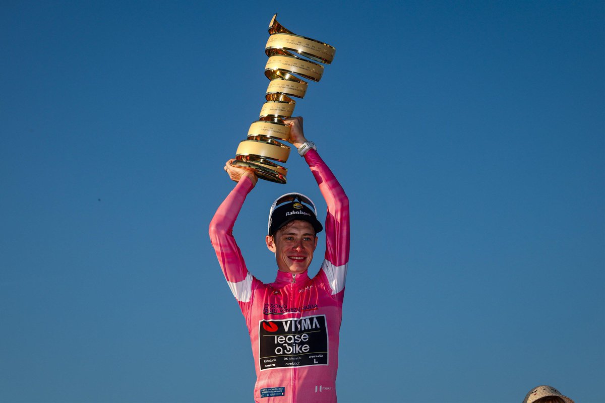 vismaleaseabike's tweet photo. 🇮🇹 #GirodItalia 

Everything for this moment. 😍 https://t.co/DiIfuaPcdJ