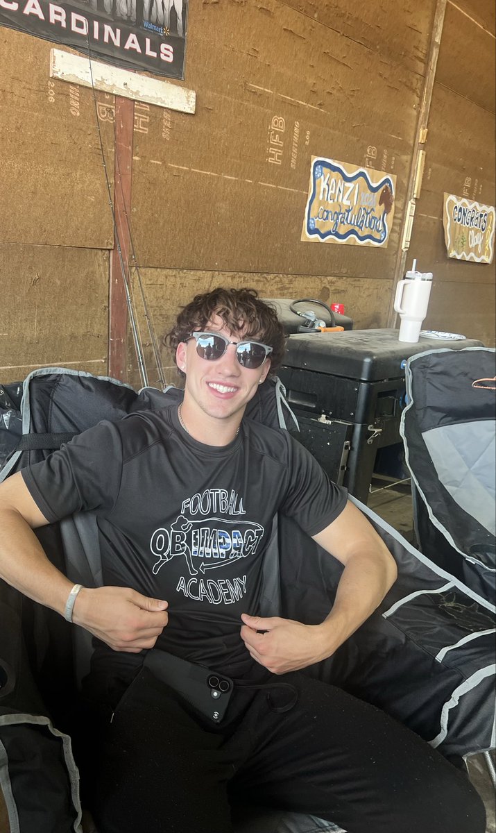 JenSchweigert's tweet photo. My QB nephew repping @QBimpact #ImpactAcademy
@CoachGeorge5 we still need to get you to IL! #proudaunt https://t.co/FtDZPxt4XR