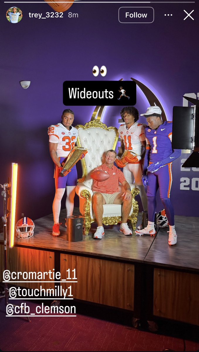 gray_mann21's tweet photo. Dabo Swinney is getting some time in with his trio of 2027 WRs:

4 ⭐️ Jamarin Simmons 
4 ⭐️ Trey Wimbley 
3 ⭐️ Julian Cromartie

📸: @TreyW32 (Instagram) https://t.co/h8yG2kntPt