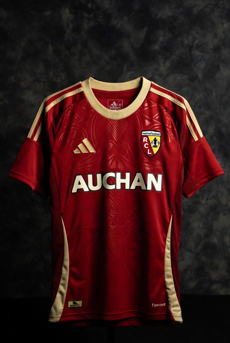 ___Hijo___'s tweet photo. Le maillot LDC qui valide ? 

@adidas 👀 https://t.co/oaOj3SppXf