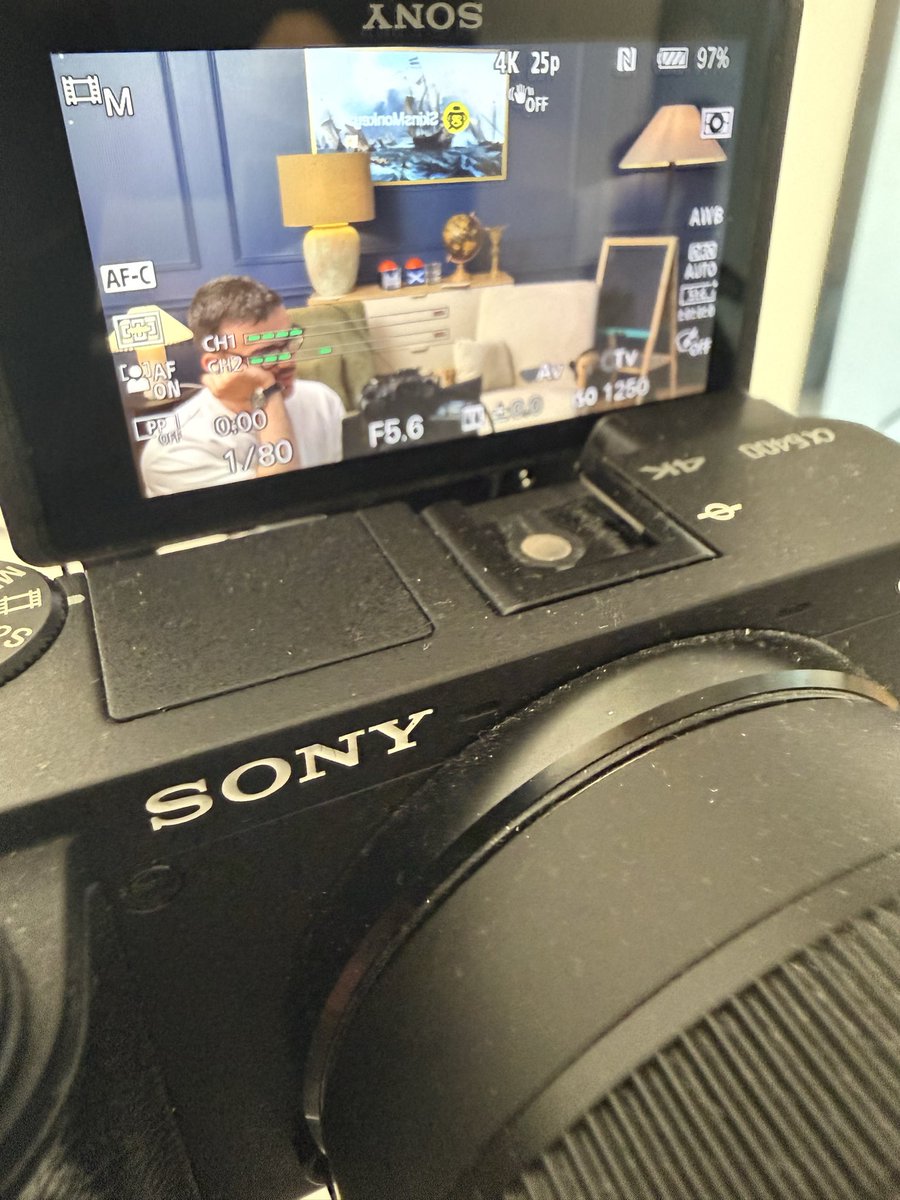 KRL_STREAM's tweet photo. Making of LA PAUSE 

Twitch tv KRL_STREAM https://t.co/75xKeRZfj3