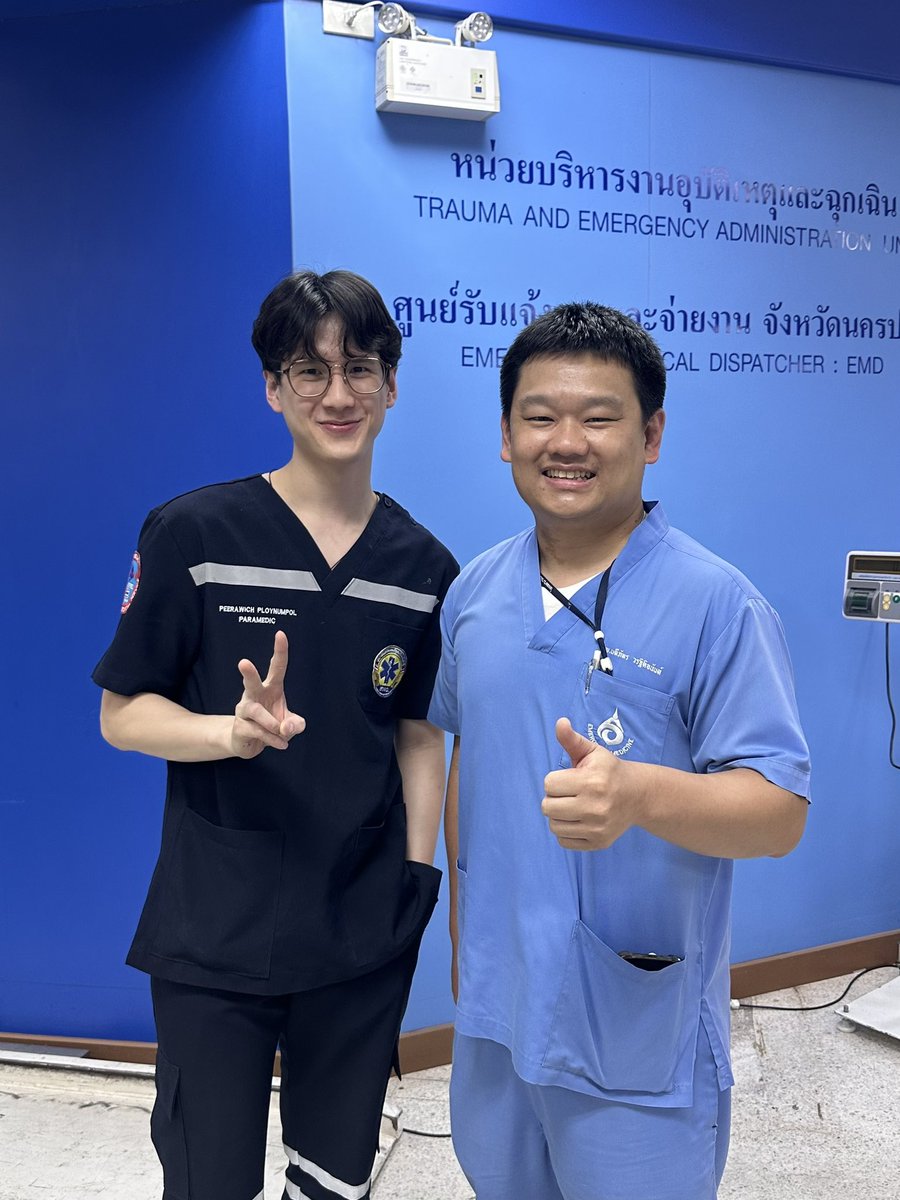 peerawich23's tweet photo. เป็นช่วงเวลาที่สนุกมากๆเลย ขอบคุณอาจารย์และพี่ๆทุกคนมากๆครับ thank you NPH❤️🚑 https://t.co/DkVsSdOwbI