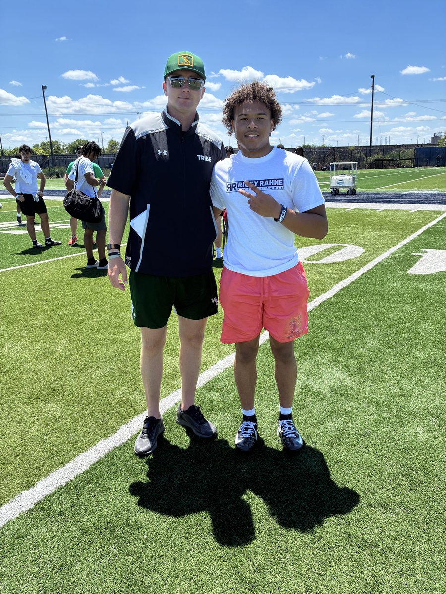 braylenjclark's tweet photo. Had a great conversation with Coach Shields!! Thanks for talking to me at the ODU camp!
@Jack8Shields https://t.co/CNfK5oXfE9