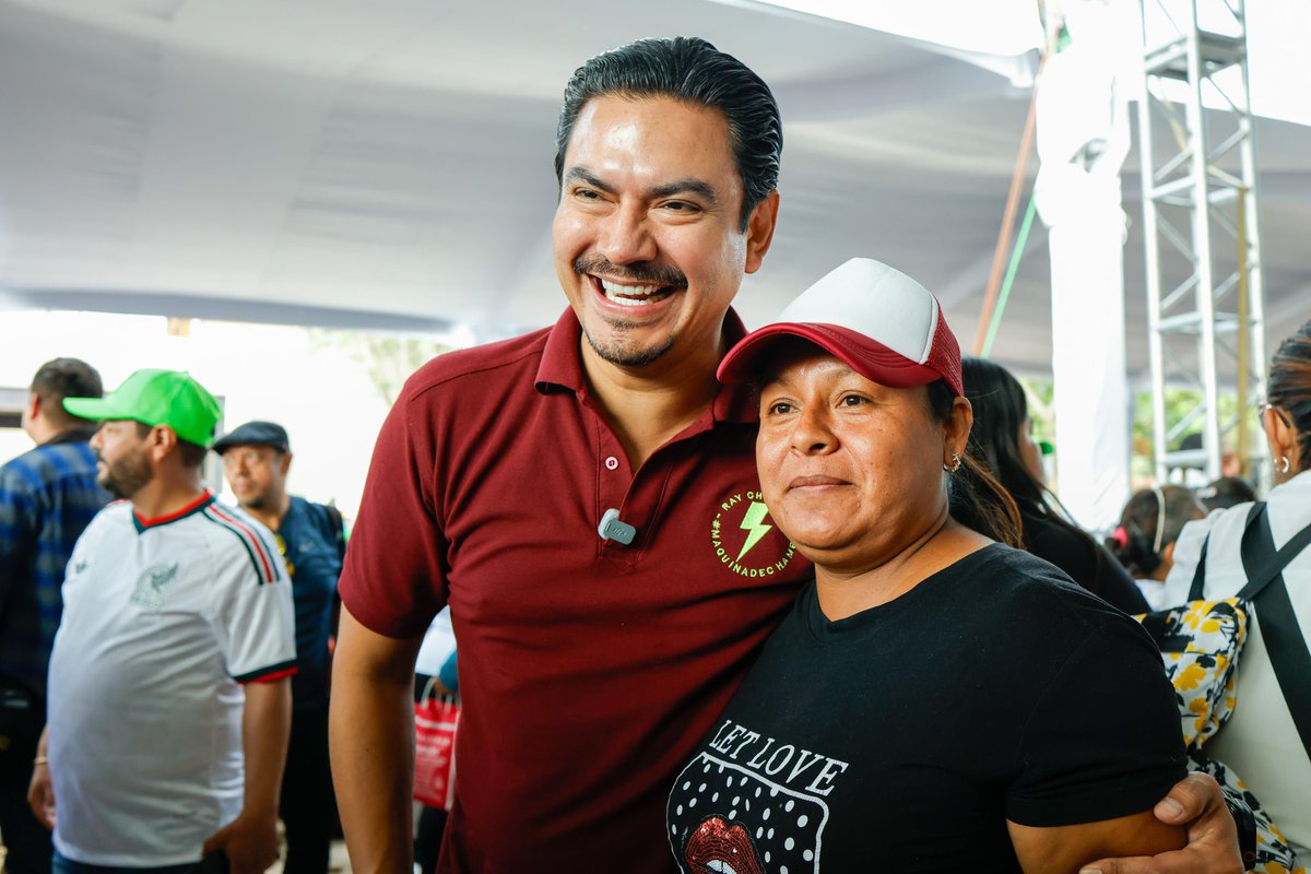 raychagoya's tweet photo. 🇲🇽⚡ Vecinas y vecinos…

Unidos por la Transformación, junto a nuestro gobernador @salomonj, conmemoramos dos años del histórico triunfo de nuestra presidenta Claudia Sheinbaum Pardo (@Claudiashein).

Desde Oaxaca de Juárez refrendamos nuestro respaldo a los resultados que hoy fortalecen el bienestar de las familias mexicanas y atendemos el llamado a defender con unidad, dignidad y convicción la soberanía nacional.

#ClaudiaDaResultados
#OaxacaDeJuárezConClaudia
#VecinasYVecinos

@MorenaOaxaca1 @PartidoMorenaMx @A_MontielR