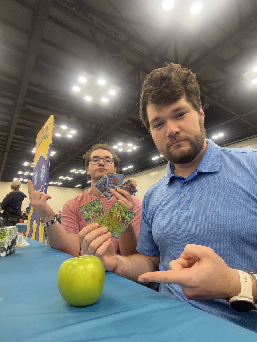 prof_areson's tweet photo. This one is for all the people who ever doubted the apples.

The brothers both made Top 256 this weekend at Indy. 8-4-1 finish after some egregious misplays and a couple of statistically improbable bricks. Could not have asked for a better MU spread. https://t.co/43ewa3K3TD