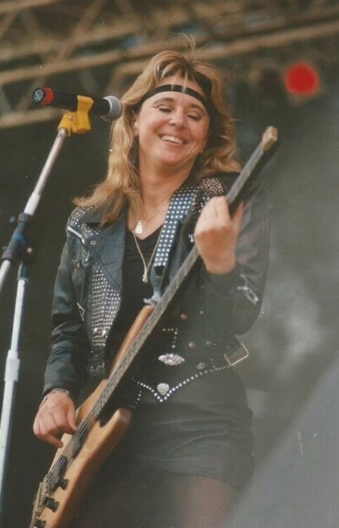 ssoundod's tweet photo. Happy 76th birthday to Suzi Quatro!

The singer, songwriter and bassist was born on June 3, 1950 in Detroit, Michigan https://t.co/L7rzFASdGT