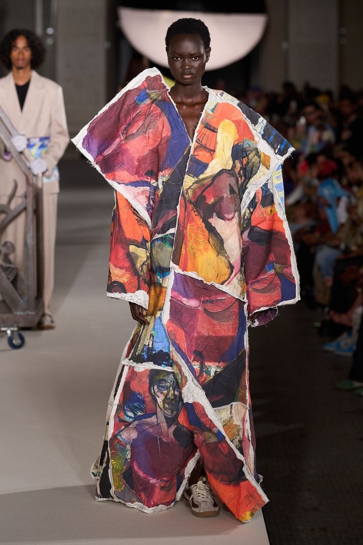 tems_sugar's tweet photo. Fashion is best when it refuses to blend in. ❤️‍🔥
#AvantGardeFashion #Runway #DesignInspo https://t.co/fmwYH0mow6