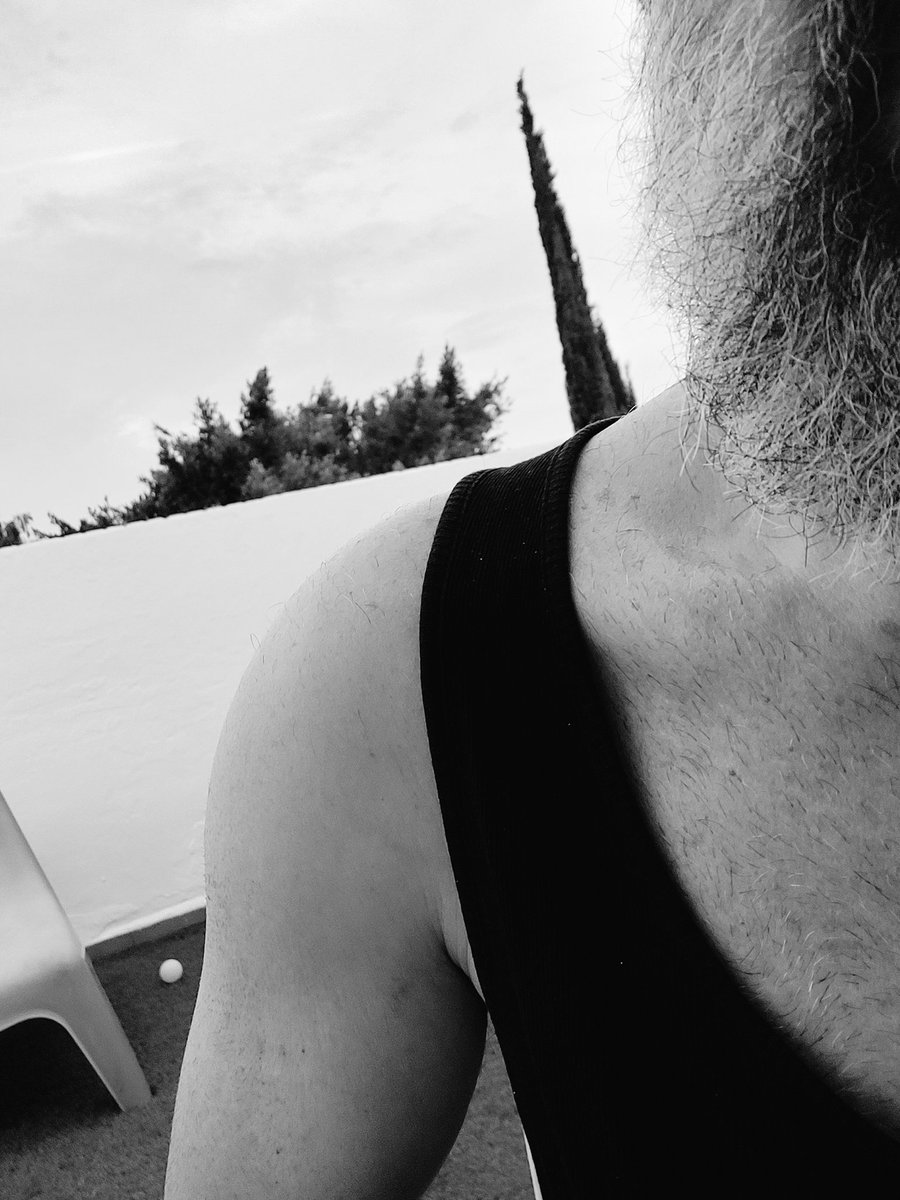 corvusdevin's tweet photo. Que bé se está quan se está bé!! https://t.co/Cb0jVgD3mD