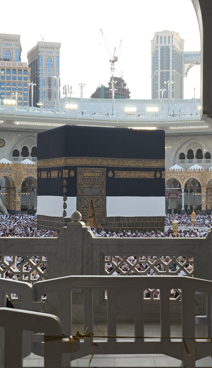 AMajeedQT's tweet photo. عاد الكثير من الحجاج السنة مصابين بأعراض عدوى تنفسية: زكام، كحة، حمى، اوجاع مفاصل وعضلات.

أولاً، لا علاقة بالمنظمين في السعودية بهذا بتاتاً. الأخوة المنظمين كانوا في غاية اللطف، وأحسنوا التنظيم حقاً.

ثانياً، الأعراض قد تبدأ لبعض الحجاج بعد عودتهم للوطن.

١/٧ https://t.co/dglt7QtrnV