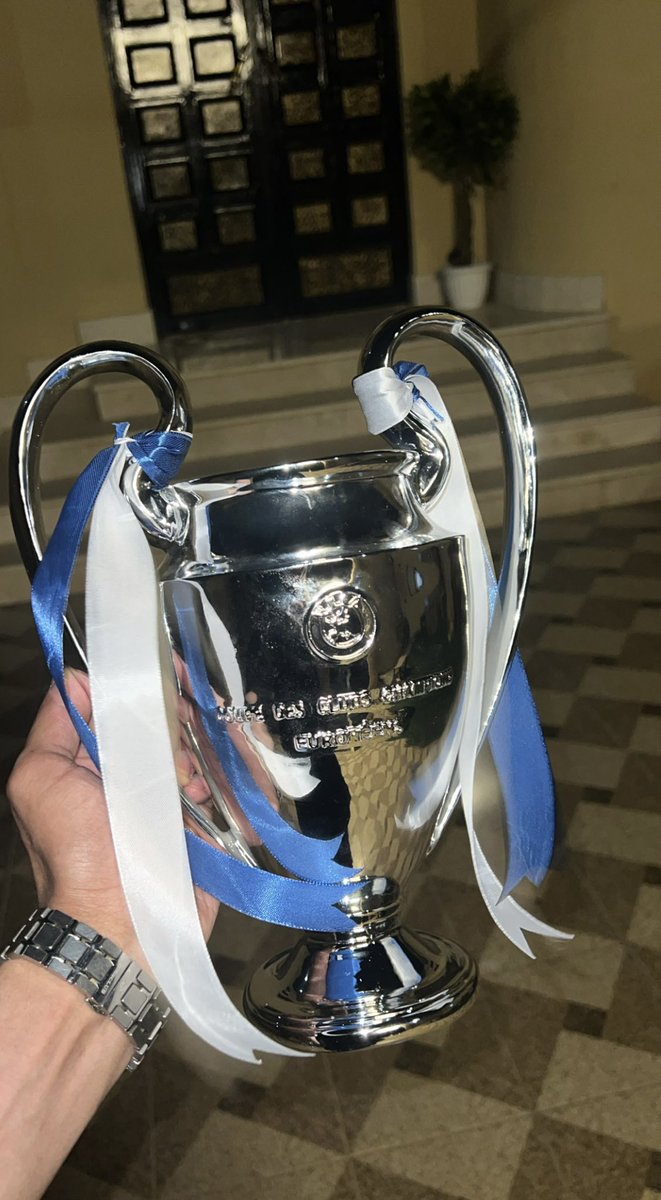 Blue3HS's tweet photo. I have the Champions League trophy and Arsenal doesn't.🫢🤣 https://t.co/5q3UvYRsgi