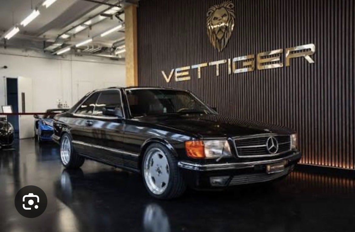 Sickone111's tweet photo. @CmdKrieger Mercedes 500SEC in schwarz 
Ich liebe diese alte Form und Wucht von Mercedes damals 
Irgendwann erfülle ich mir diesen Traum auf jeden Fall!
Mein Traumauto ! https://t.co/PCksbNnURk