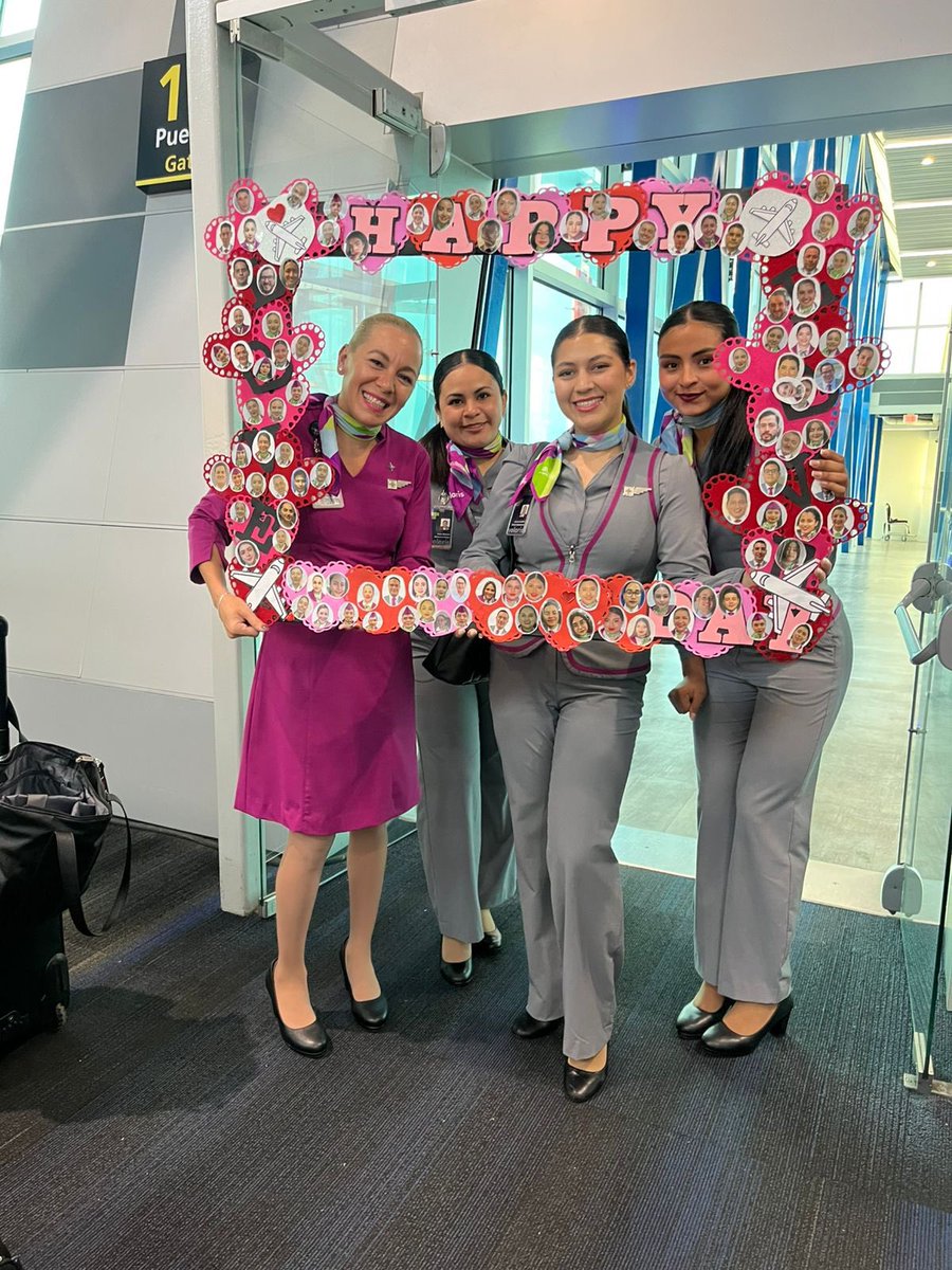 Ronnyrch's tweet photo. En el Día Internacional del Tripulante de Cabina reconocemos a quienes representan, en cada vuelo, el corazón de nuestra operación.

Su profesionalismo, vocación de servicio y compromiso con la seguridad hacen posible que millones de personas lleguen a su destino.

@viajaVolaris. https://t.co/UgjplX7niY