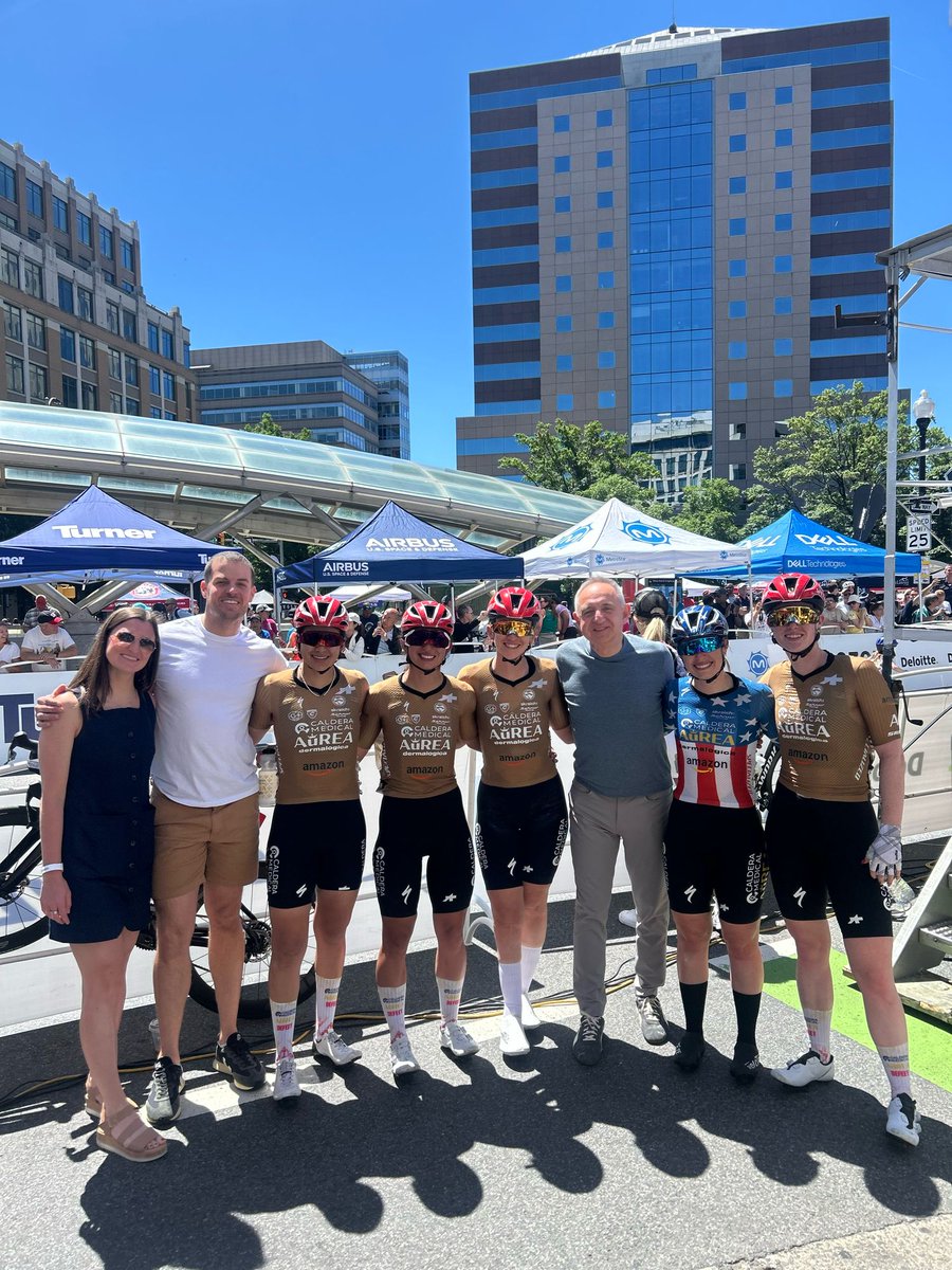 TakisKarantonis's tweet photo. An amazing day at the @Amazon #ArmedForcesCyclingClassic -  in #Clarendon right in the heart of  #ArlingtonVA - always an honor to present the Clarendon-Cup to the winners! And a big thank you to @arlingtonvapd @arlingtonvafd keeping everybody safe today! https://t.co/srYNj1JpsV