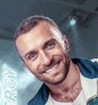 NinoDjango's tweet photo. @VarizanTom Squeezie maintenant il ressemble à un brainrot https://t.co/IMeWz5i1gb