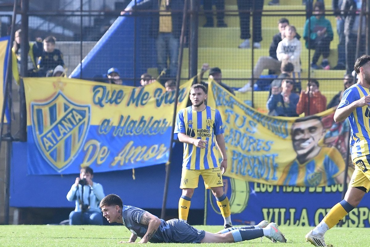atlantaoficial's tweet photo. Imágenes del partido.

#SomosAtlanta 🟡🔵 https://t.co/I8XIpVfX0y