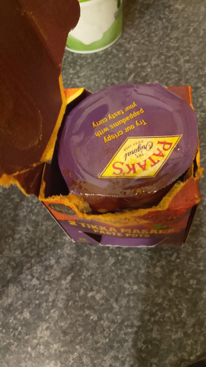 JacobPeoplee's tweet photo. @Tesco hello, my mum got a home delivery recently and the curry pots came damaged and leaking https://t.co/8CdiWvFjDO