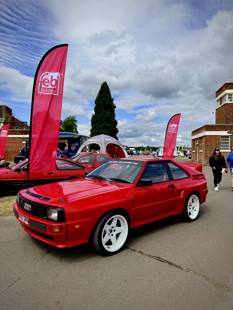 AutoPap's tweet photo. IMO one of the best cars ever made. https://t.co/lkU968u59b