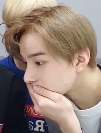 leftsideofJW's tweet photo. 183.

#정우 #JUNGWOO https://t.co/JKSlg3X9wE