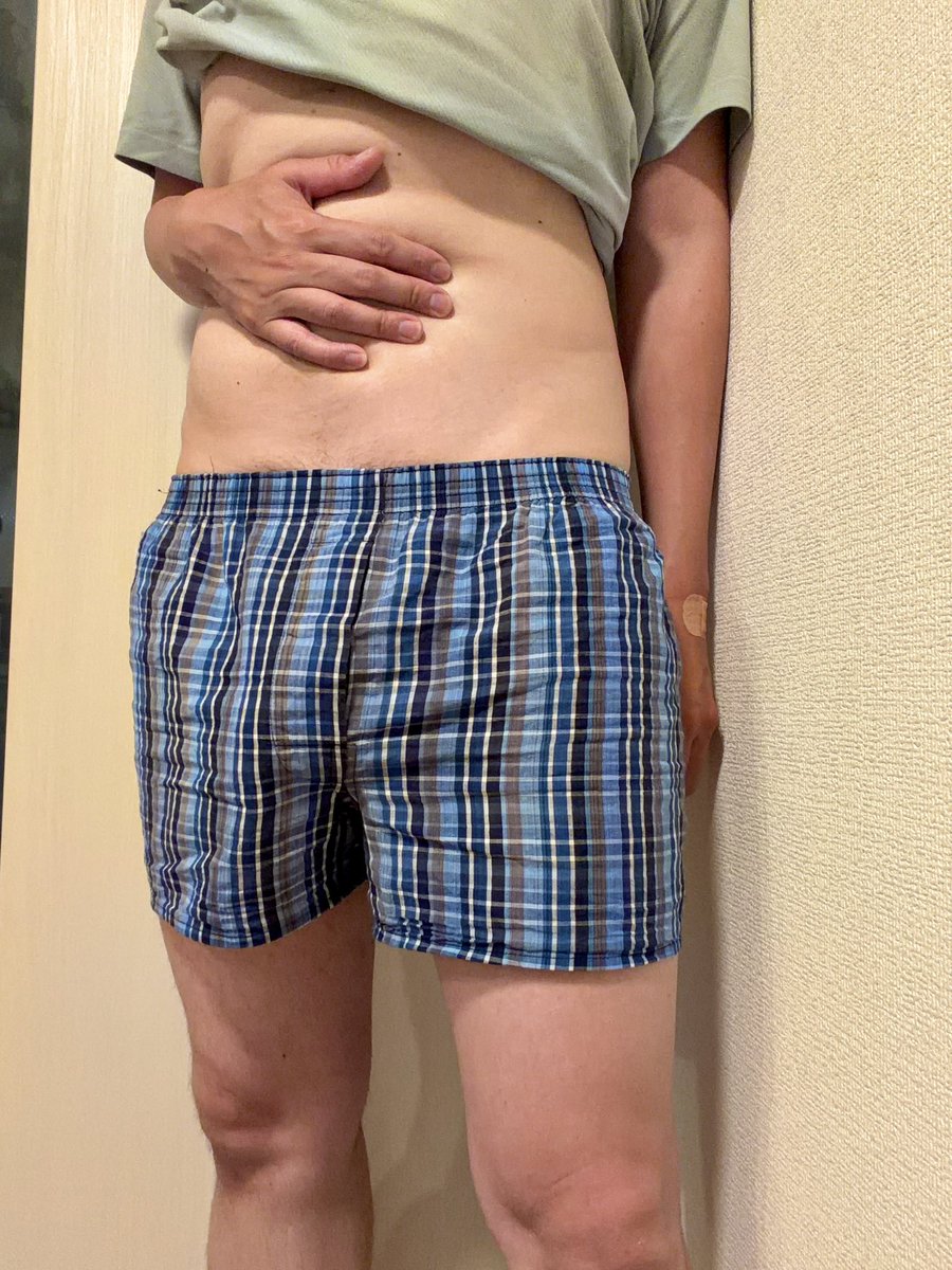 3104_110's tweet photo. 久々にサウナ的なものに行ったのですがやっぱりボクサー派ばかりのなか、トランクス派の若い男子を見つけてチラチラ(いや結構ガッツリ)見てしまいました。思い出して興奮している今日のパンツはこちらです。 https://t.co/lHFDilN60e
