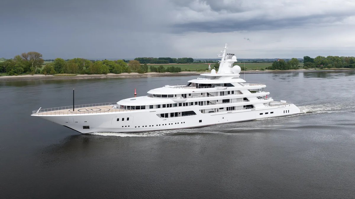 BryantEdition's tweet photo. Lurssen delivered the 117-meter Boardwalk to an American owner in April. 5,602 gross tonnes. Among the largest traditionally-styled superyachts ever launched.

The number that matters is not on the spec sheet. It is the delivery date. The 100-meter-plus fleet is accelerating while the 30-to-50-meter segment softens. The yacht market is no longer one market. It is two.

Four shots via BOAT International (Dr Duu, Klaus Jordan).
