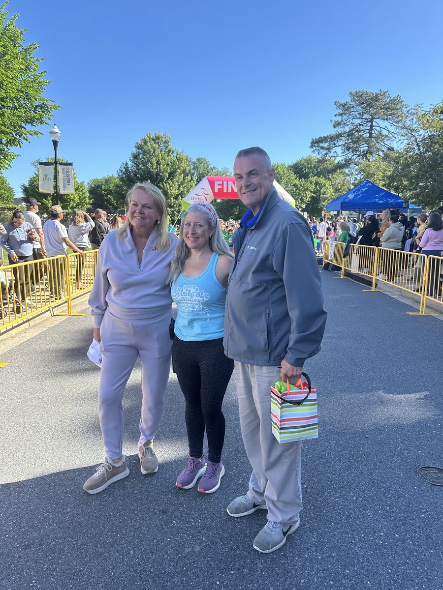 MFPYoung's tweet photo. Was thrilled to be at the opening for Girls on the Run 5K at Hood College. Rae Gallagher does an outstanding job with this organization empowering young ladies to be the best that they can be! 

https://t.co/8vMYi3K9Np https://t.co/1ocSlfUKic