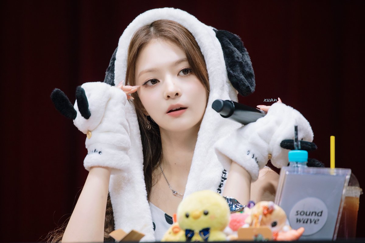 1210xxHe's tweet photo. 250628 签售

生日快乐🐶🫳

#프로미스나인 #fromis_9
#이나경 #나경
#HAPPYNAGYUNGDAY https://t.co/5GFwCvqDFA