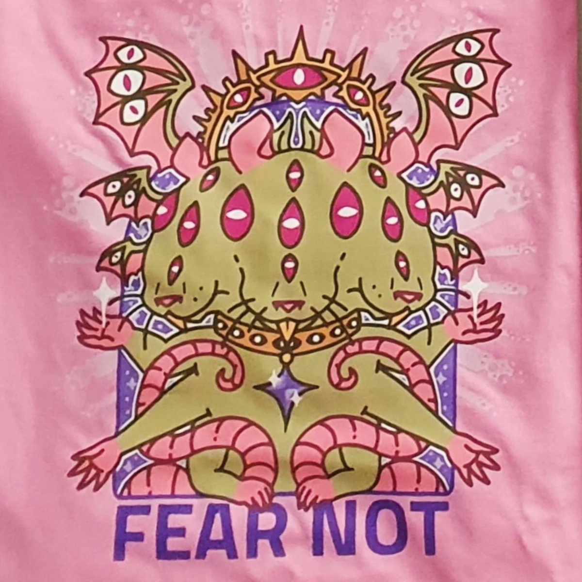 GrrreenRat's tweet photo. FEAR NOT?! Maybe fear a little, oleander is extremely toxic. Twas a long wait but I finally got my hot pink shirt... although I tested it on bubblegum pink aswell for the con and I might actually prefer it...? What do ye think? 

https://t.co/PyhTw1HTvD https://t.co/NXqNUzeuQx