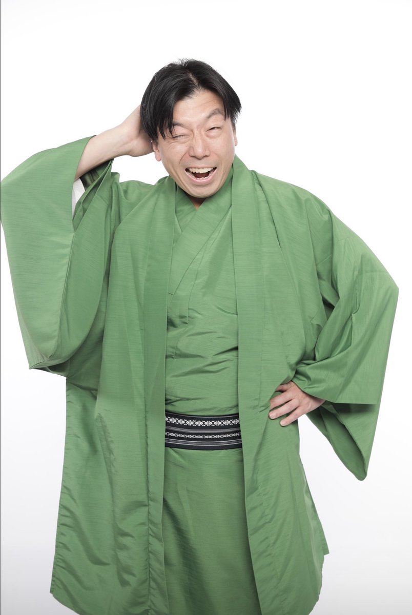 IContondo's tweet photo. 松竹亭ごみ箱
 20 歳でダンスカンパニーafterimage設立に誘われ、舞台活動を開始しコンタクトインプロを学ぶ。その後、20周年記念公演まで在籍、2024年3月に俳優をメインとするために退団し、現在はフリーの俳優・劇作家として活動中。 https://t.co/77DZBjZX3n
