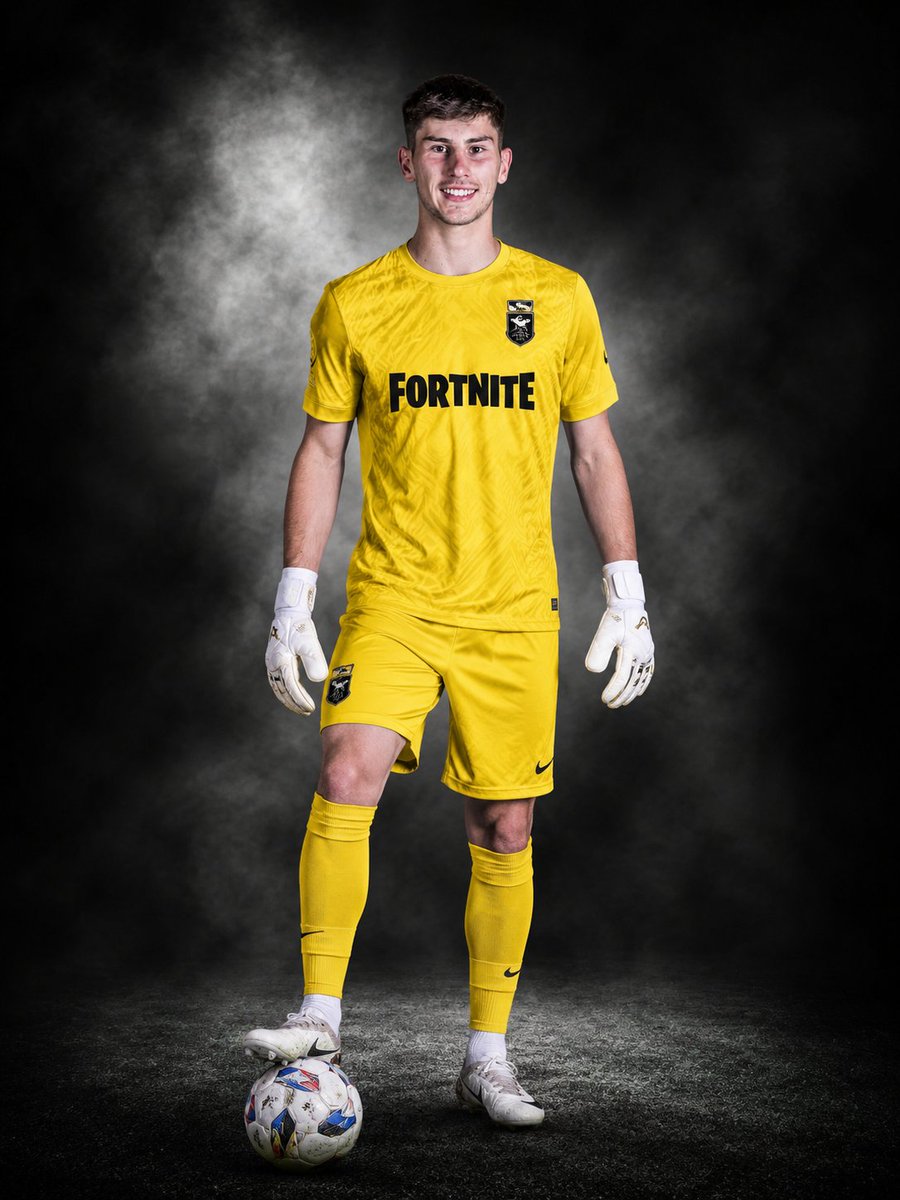 RPZFC's tweet photo. RPZ FC can confirm the signing of Mike Penders from Chelsea for an undisclosed fee ✍️ https://t.co/VeYrR0vcd8