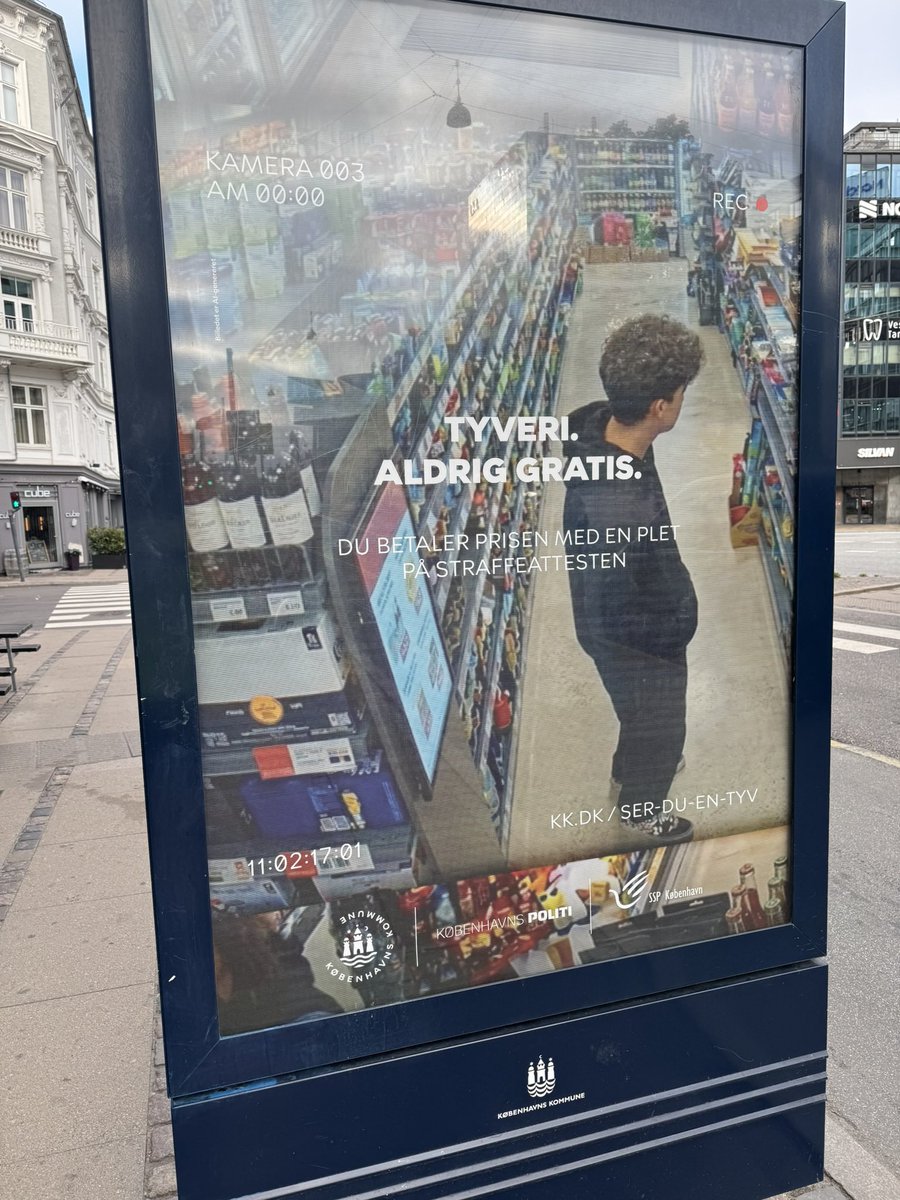 ClausBoegelundN's tweet photo. TAK til #kbhpol, SSP og #politidk for kampagne mod butikstyveri.
Et butikstyveri ødelægger straffeattesten i fem år og mange former for jobs forsvinder pga. kriminalitet. Dumt!
#dkpol og ny regering bør have fokus på både forebyggelse og straf.
@DSKdanmark https://t.co/ZNA6128neV