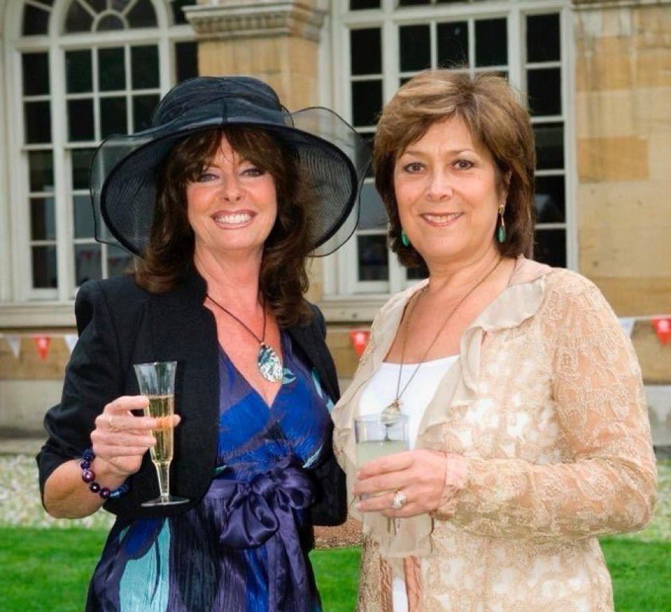 vickimichelle's tweet photo. Happy Heavenly Birthday Fabulous Lynda Bellingham OBE. Great actress Gorgeous lady. Loved working with her in #TooCloseForComfort Fab memory at a Lady Taverners Event #LyndaBellingham @loosewomen @LordsTaverners #AllCreaturesGreatAndSmall @bbcdoctorwho #NewTricks #SundayGroove https://t.co/QTva3c5trZ