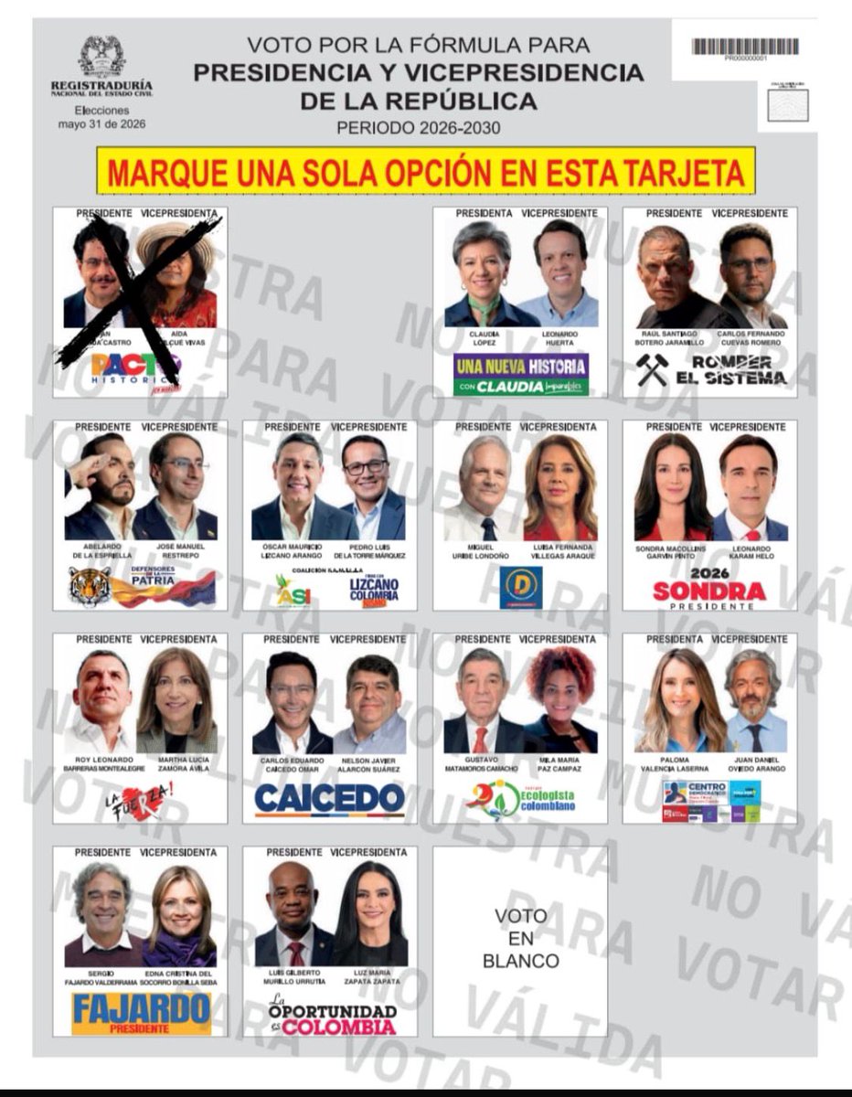 ISAZULETA's tweet photo. A esta hora nos reportan enormes filas en Rio Negro Antioquia, en los distintos puestos de votación, también en Medellín y el Valle de Aburrá, toda la barriada popular madrugó, acá no hay pereza, hay es ganas de cambiar este país, hay entusiasmo, hay fuerza pero sobre todo esperanza ✊🏾