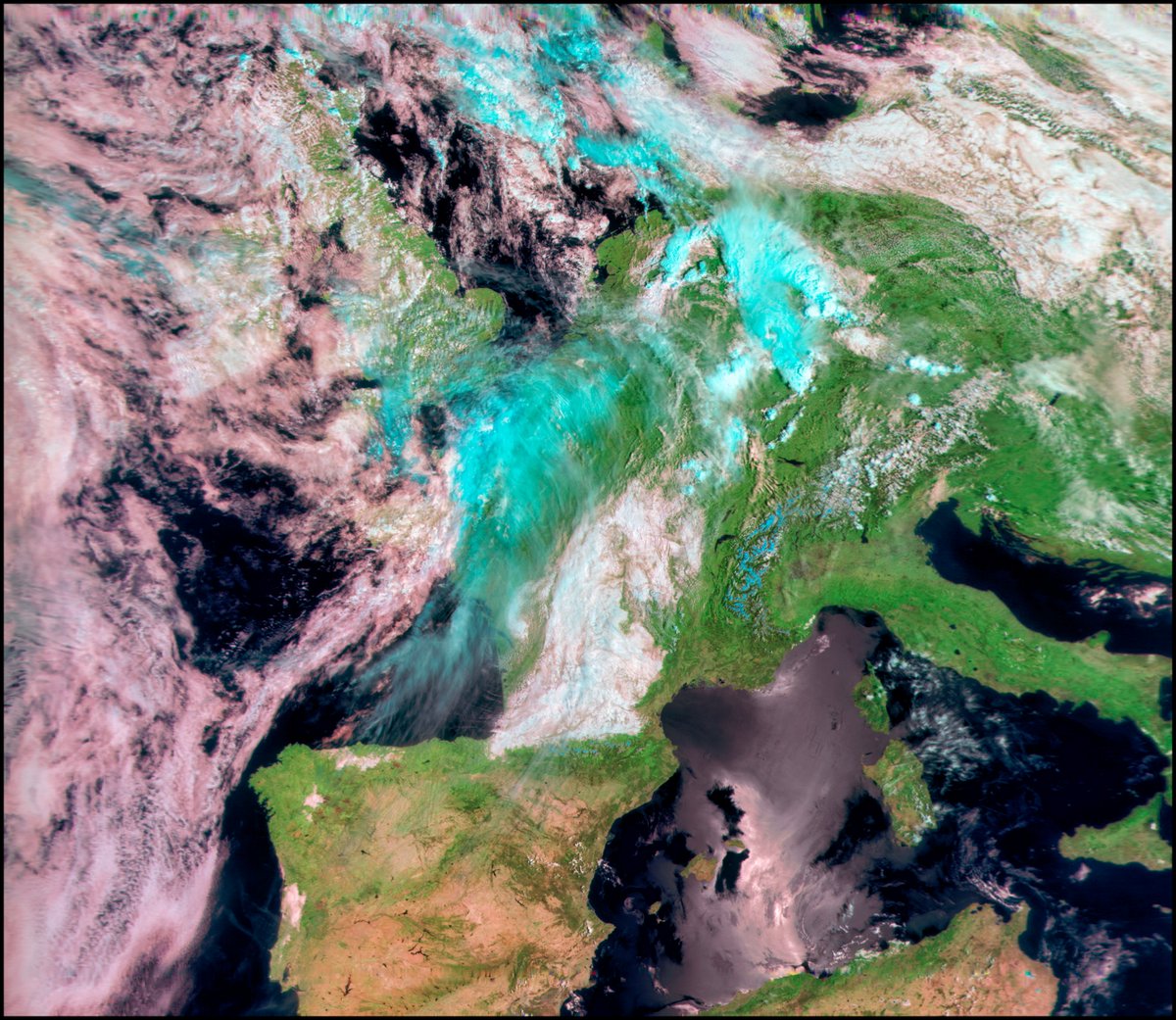 r_mcoy's tweet photo. #MeteorM23 60º E #MeteorM24 62º E @Nooelec #qfh @SDRPlay #rsp1a @aang254 #satdump @AEMET_Cantabria Pases del día. Jornada soleada 🌤️por #Cantabria, buenas temperaturas. Saludos! https://t.co/3lSUfsX1B9