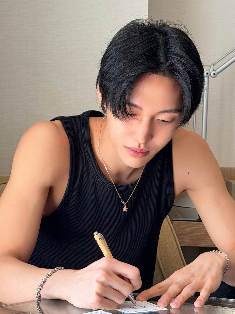 ลูซี่ tweet media