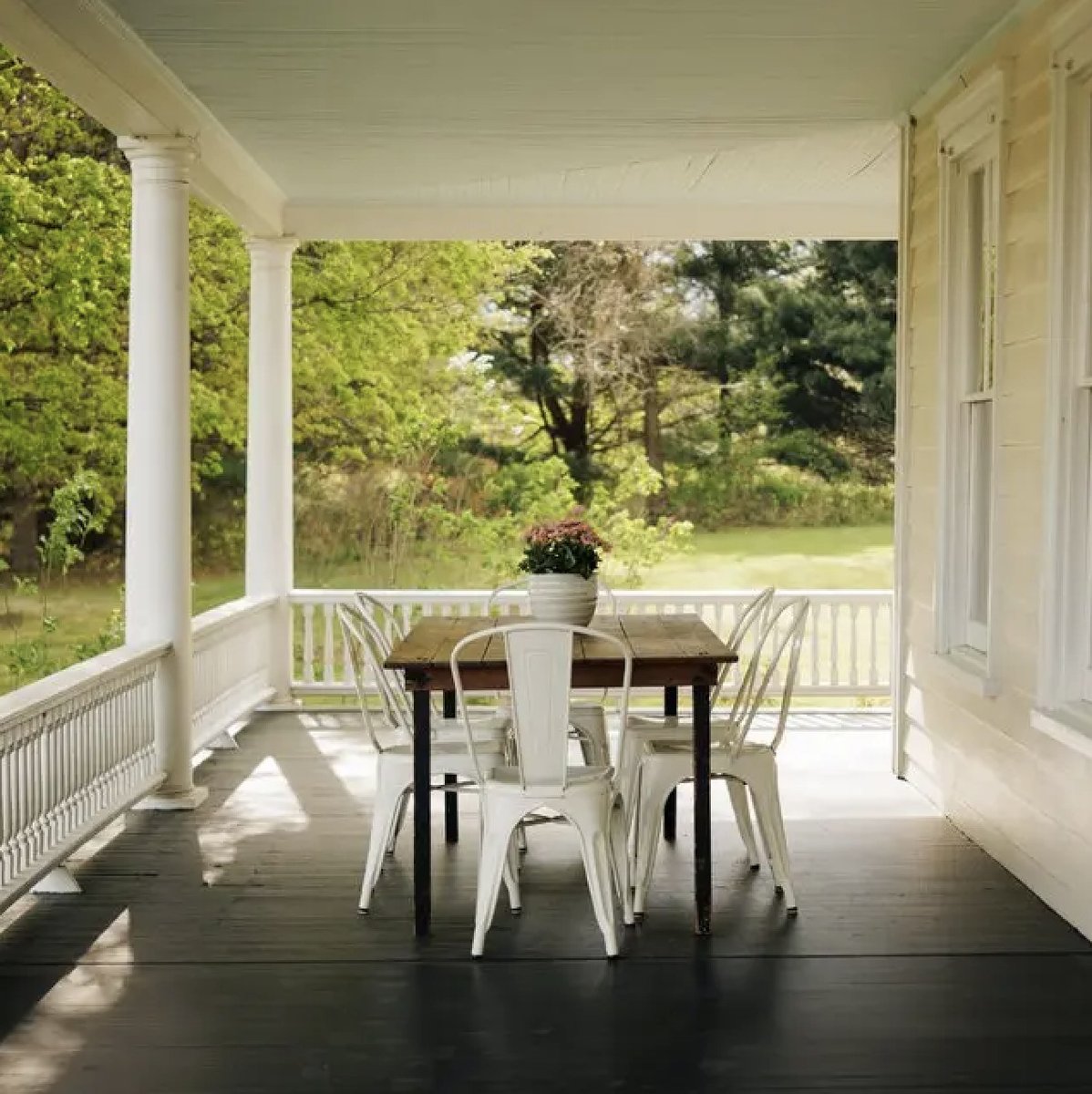 LikeREcom's tweet photo. You've got $2.8M to spend 🏡💸

Would you choose a Frank Lloyd Wright-inspired cottage in Port Allegany, a charming 19th-century farmhouse in Red Hook, or a classic 1949 home in Franklin?
-
-
-
#luxuryhomes #realestate #dreamhouse #housingmarket https://t.co/8uybMYjs9z