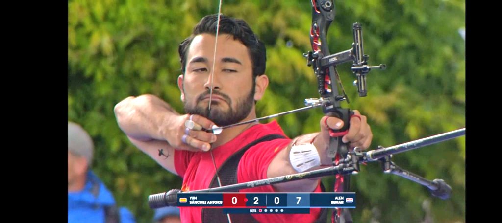 RFETA's tweet photo. #VeronicasCup26
Bajo un sensacional aguacero, Yun Sánchez consigue la medalla de bronce de arco recurvo masculino del torneo internacional de Kamnik 🇸🇮.
Final🥉6:4 Remar 🇭🇷
¡ENHORABUENA, YUN!
🎉👏🏻💪🏻🏹 #TeamRFETA https://t.co/L9OgwP6Hac