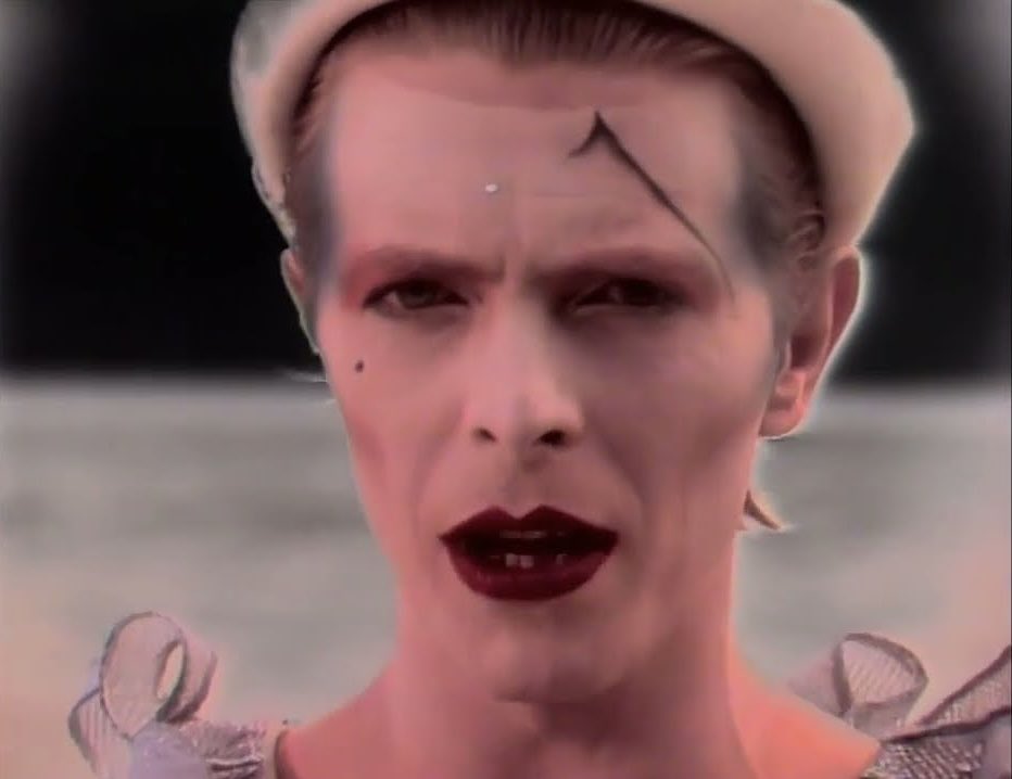 davidbowie_news's tweet photo. David Bowie – Ashes To Ashes

Scary Monsters (And Super Creeps) (1980) 

Video of the Day
https://t.co/KeEGAMwAiZ https://t.co/dzHhGPt88B