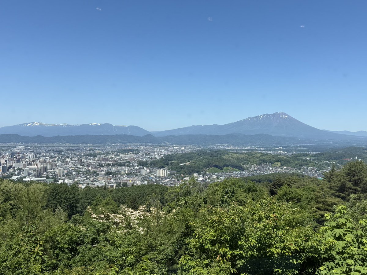 R_Backriver_DTM's tweet photo. #6月になったので自己紹介 

宮古市出身、盛岡市在住の音楽家「りば」こと後川です。
パソコンを駆使した音楽制作、いわゆるDTMを中心に、音楽活動をしております。
随時、作曲編曲をはじめとした音楽の仕事を募集しております。

音楽活動のほかには、MIDI検定 MOS webクリ イラレ 簿記3級の講師などを継続中。

X上では、好きなことなど、かなり雑多に呟きますので、ご承知おきくださいませ。

新作CDまで、ラストスパート！

【ホームページ】
https://t.co/suB7JMs9w9

【YouTube】
https://t.co/T4je56IlqY

【ニコニコ動画】
https://t.co/NollpcGMNm

【Instagram】
https://t.co/wcZi7hzxIu

【Facebook】
https://t.co/aEXVDqWP6f

【Mixi2】
https://t.co/fL300VFYtK

【Threads】
https://t.co/pLUcx7TXjN

よろしくお願いいたします！