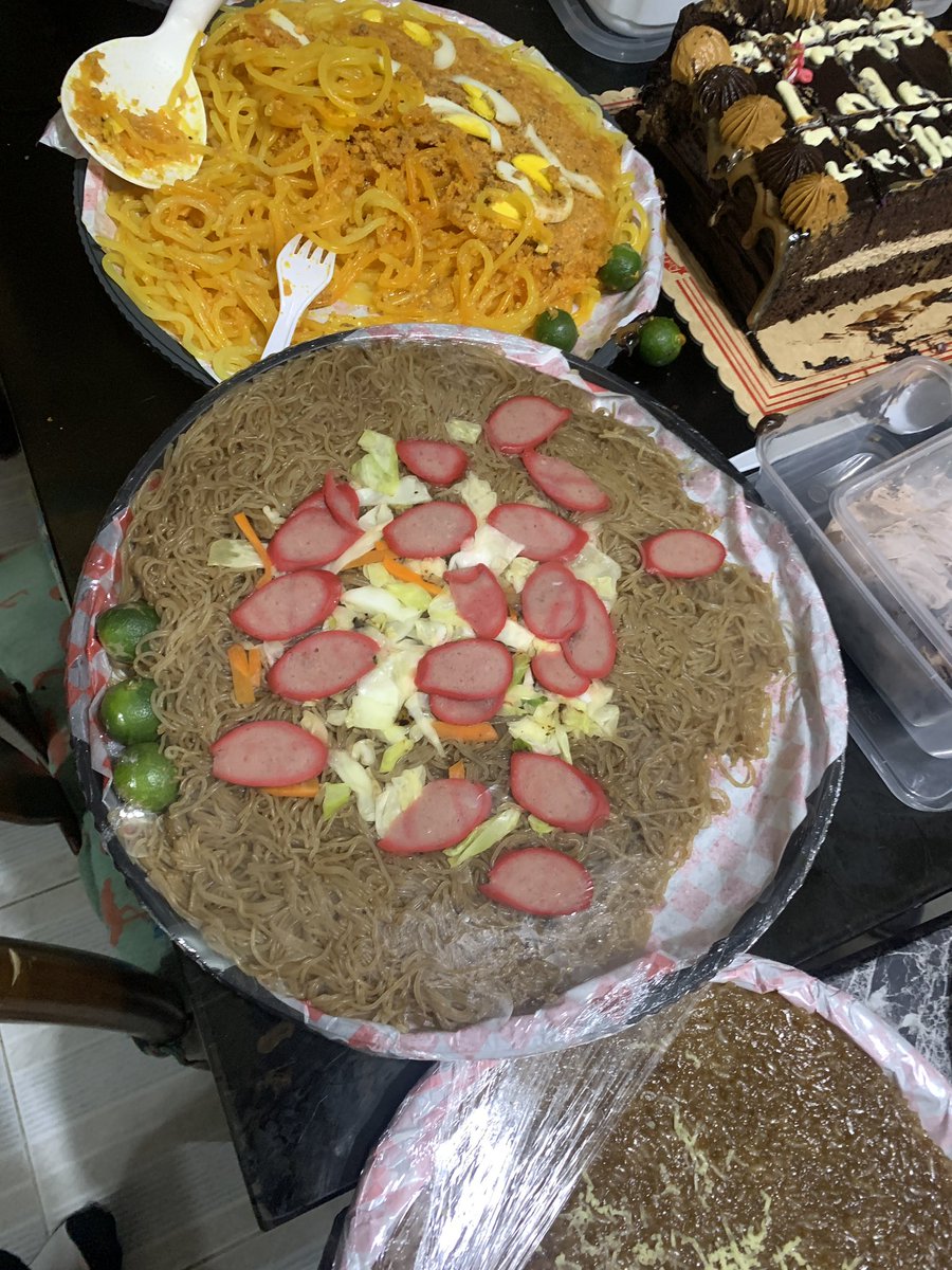 elphobia's tweet photo. tell me why the pansit we ordered had fawking hotdogs in it https://t.co/iOS7uBsaVP