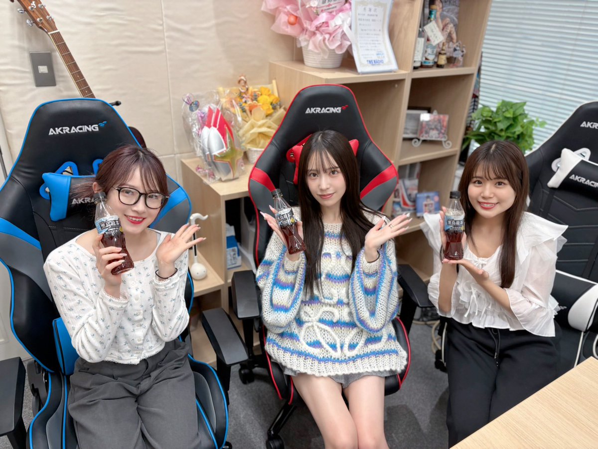 mirai_idol_tv's tweet photo. 来週のMUSIC BAR MIRAI亭は…
6/3に1stシングル「0秒前」をリリースするRE-GEから、福岡県出身の那須ほほみさんにご来店頂きました

新宿・歌舞伎町タワーステージで行われていたデビューライブを偶然拝見しまして…
めっちゃ気になっているグループさん!!!!

お楽しみに!!

#MIRAI亭 https://t.co/oKsq8AFAV5