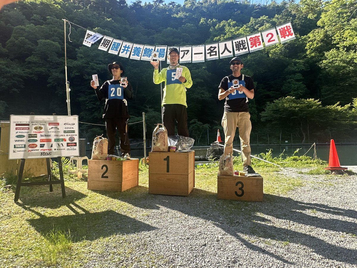 hrk_focus's tweet photo. 醒井名人戦第2戦！
1勝3敗の予選落ちでした。
代悟くんの他を寄せ付けない強さ
有汰のスタイルむき出しの意地
駒崎さんの戦略的な余裕、闘争心
本当いいものを見せていただきました😂

エゴが強すぎて寄り添えきれず敗退したのでしっかりめに反省😌 https://t.co/ahgMsH8ep1