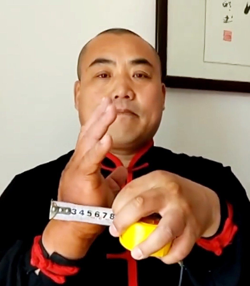 Dexerto's tweet photo. A kung-fu enthusiast who spent 20 years practicing the 'Iron Sand Palm' technique now has palms measuring 3 inches thick as a result

He says his training involved hitting a steel-filled sandbag 6,000 times a day https://t.co/l5HCR01ZG6