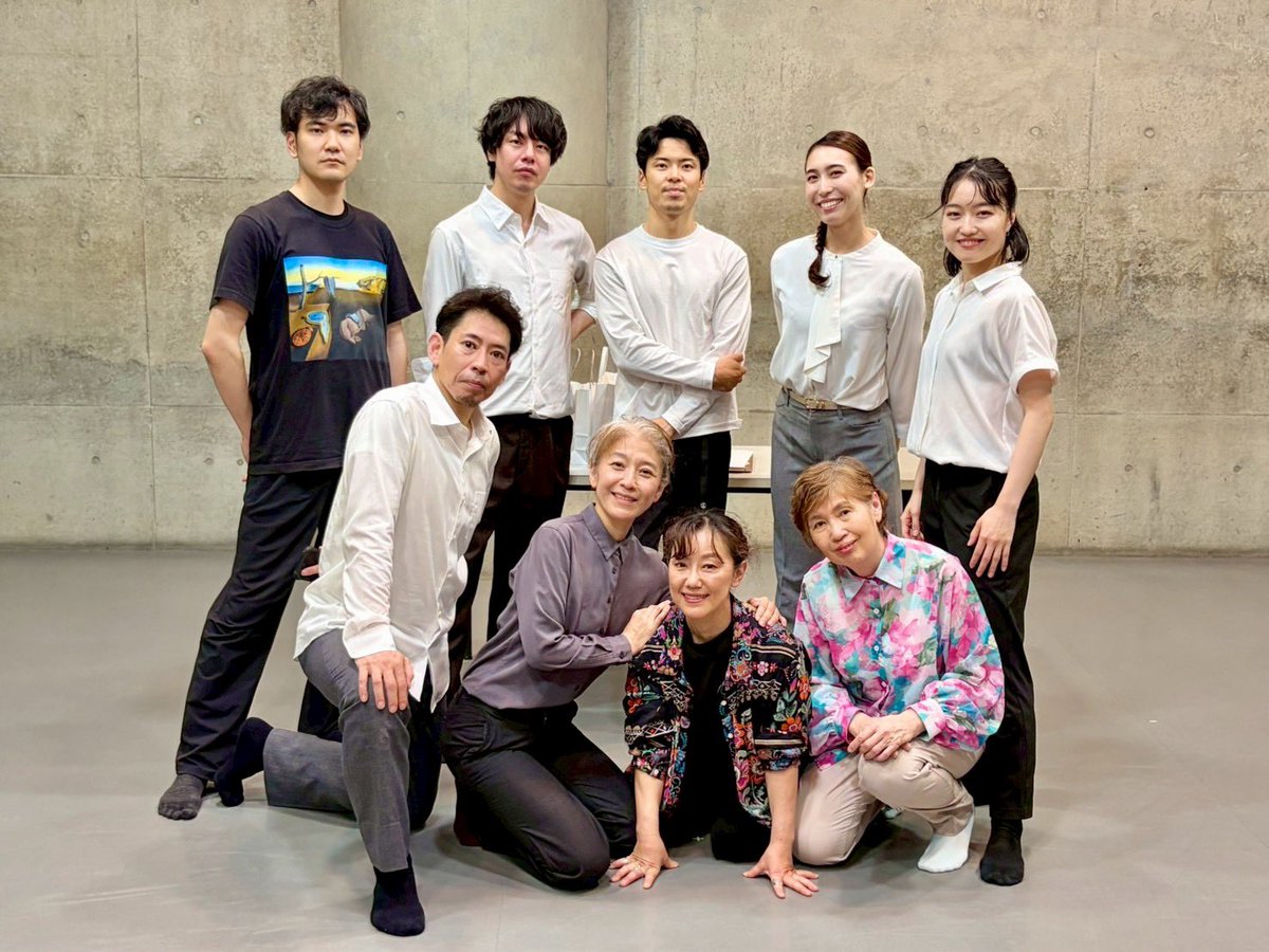 akitakeda's tweet photo. カタリーナ・デラルテ「ある 会議」
配信も終了となり、これにて本当に終演です。ご視聴ありがとうございました。
維央さんまこちゃん純平君るみちゃんみのりちゃんさとこちゃん工藤さん、そしてまほこさん、本当にありがとうございました。皆様明日からも、よい日々を！ https://t.co/9KTgxkEa1L