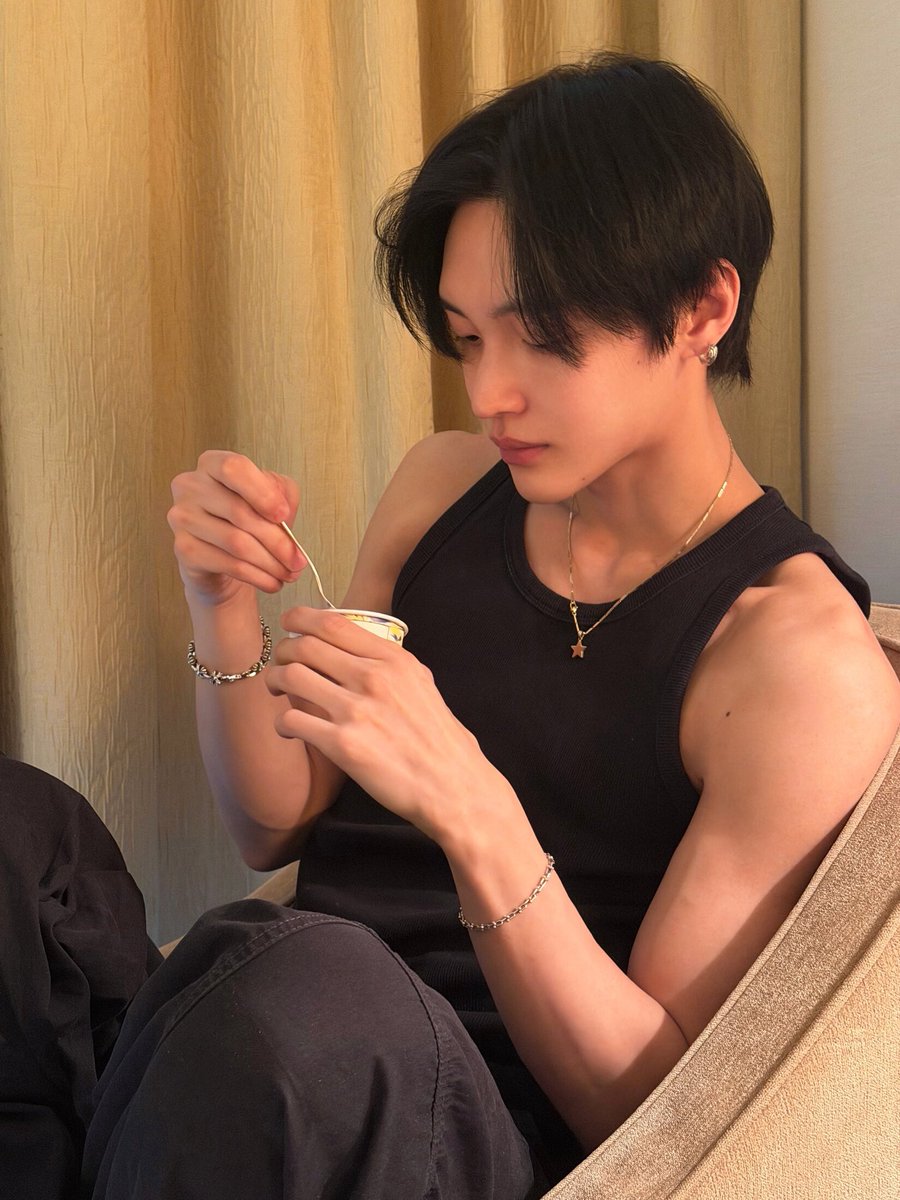 ishiteruyobabe's tweet photo. วัสดุแฟนหนุ่มอะไร นี่มันวัสดุสามีแล้ว ภรรยาล้นโลกแล้ว https://t.co/yTBnONtSoS