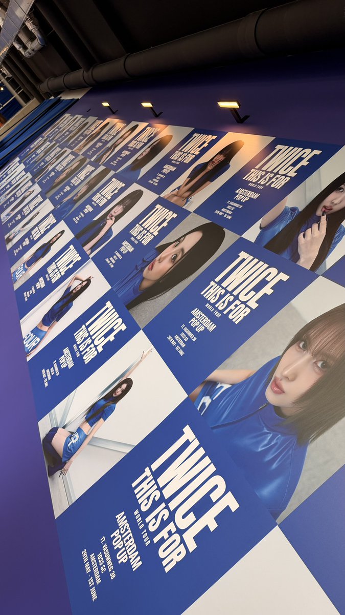 mx_mingi's tweet photo. chillest merch experience ever https://t.co/XSvXUVm2BM
