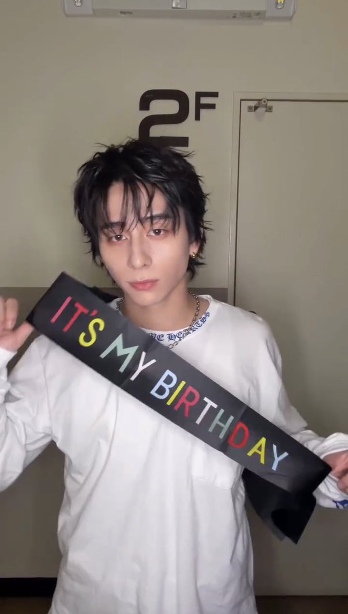 udonsuki61's tweet photo. IT’S MY BIRTHDAYちゃんとアピールしてて今日もかわいいよヒロト
#HAPPYHIROTODAY
#INI #西洸人 #HIROTO https://t.co/w9mxubMupA